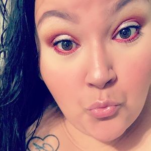 Meet your Posher, Alicia